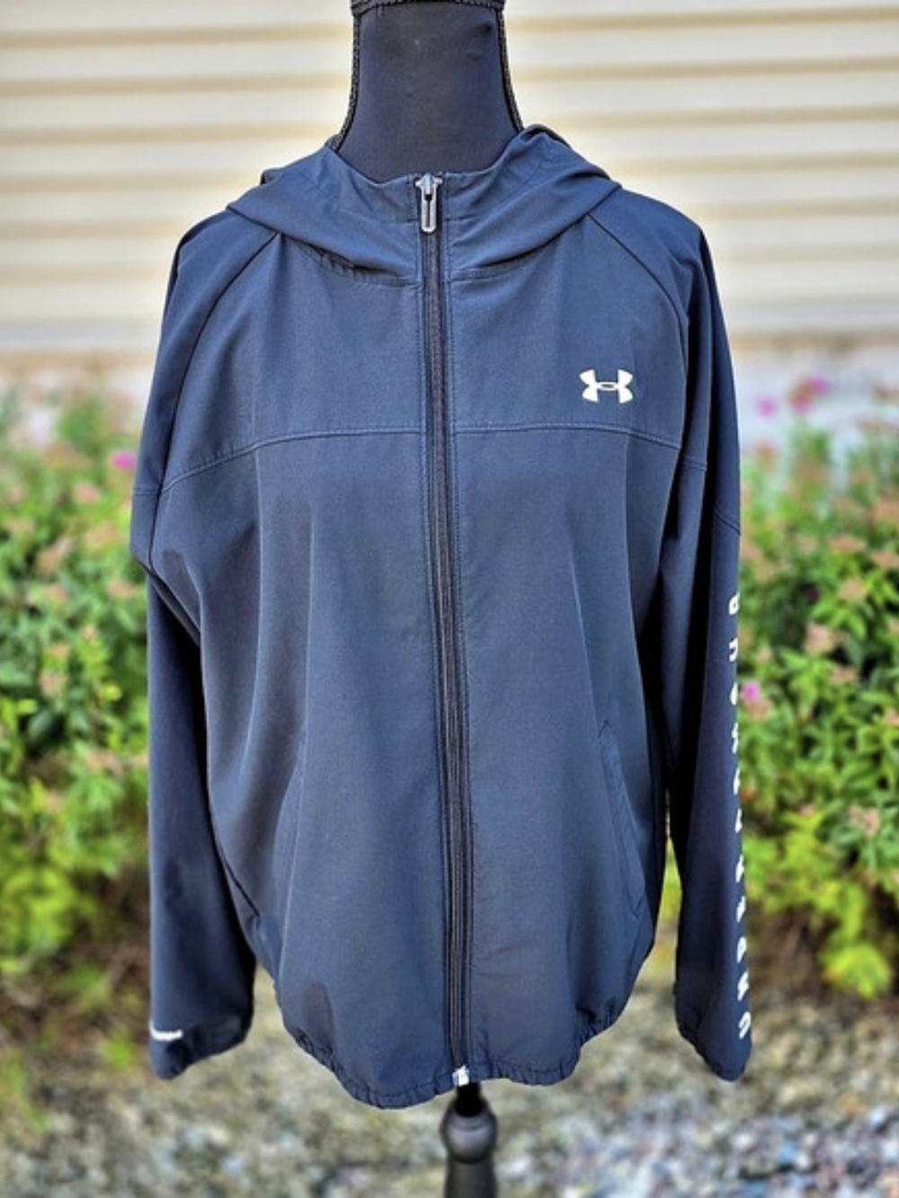 Under Armour Lightweight Hooded Jacket Black Hooded Jacket Size Medium